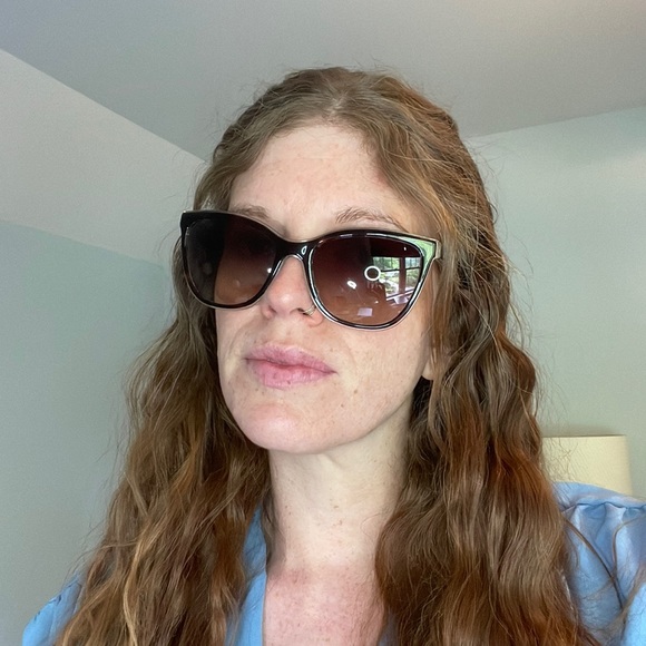 D&G tortoise shell cat-eye sunglasses - Picture 8 of 8